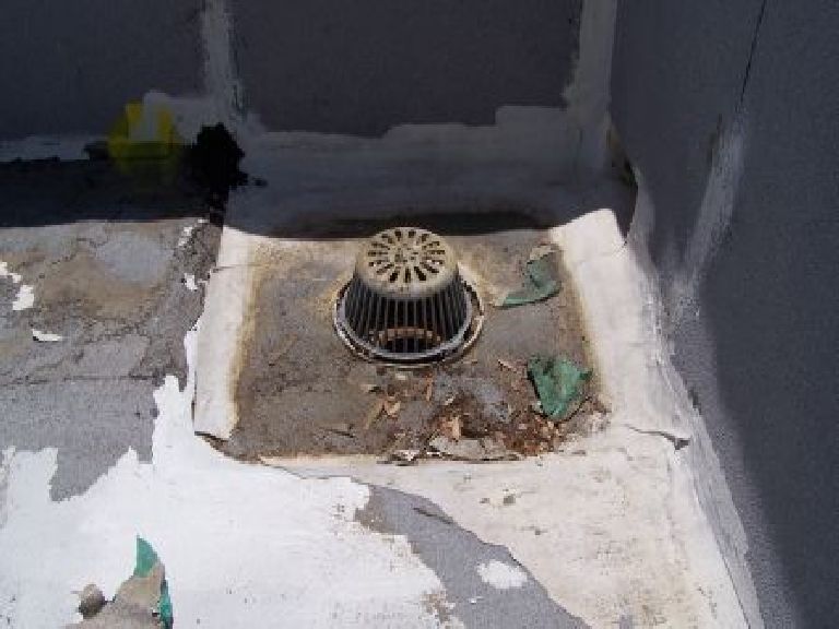 Emulsion Acrylic Elastomeric Roof Coating Systems 2